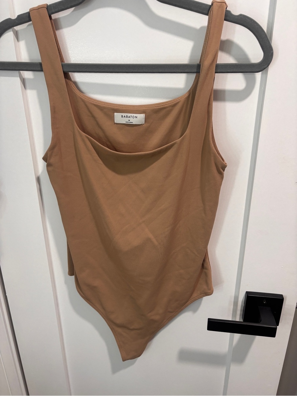 Aritzia Babaton Tan Scoop Neck Bodysuit